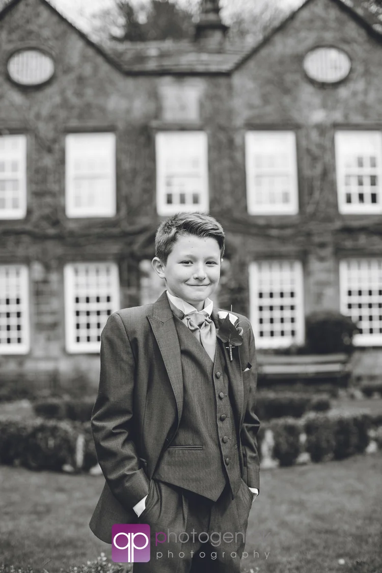 Amanda and Mike's wedding at Whitley Hall, Sheffield — photo 8 of 39