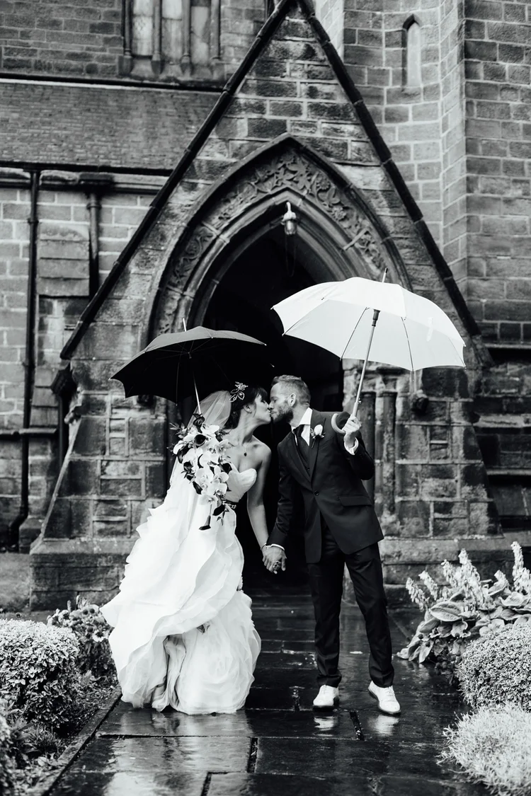 Kim and Dan's rainy wedding in Knaresborough and Harrogate — photo 12 of 28