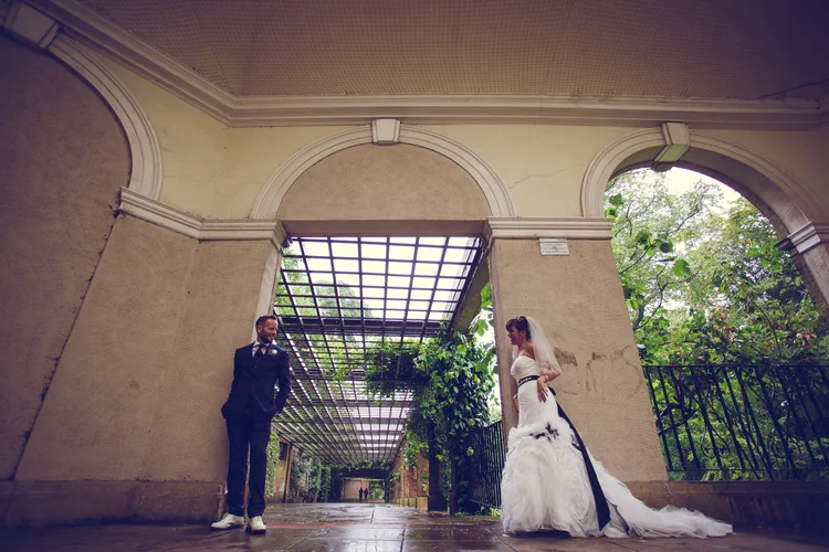 Kim and Dan's rainy wedding in Knaresborough and Harrogate — photo 16 of 28