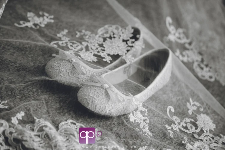 Monica and Shaun's wedding at Wortley Hall, Sheffield — photo 3 of 35