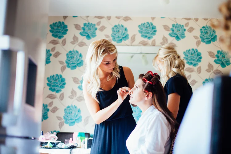 Kirsty and Nigel's wedding at Wortley Hall, Sheffield — photo 3 of 36
