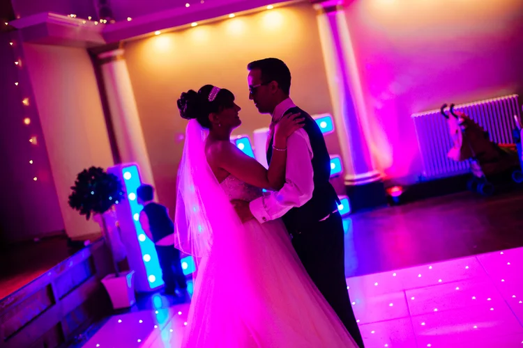 Kirsty and Nigel's wedding at Wortley Hall, Sheffield — photo 35 of 36