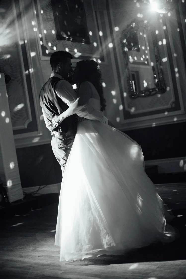 Emma and Tom's autumn wedding at Ringwood Hall, Chesterfield — photo 72 of 91