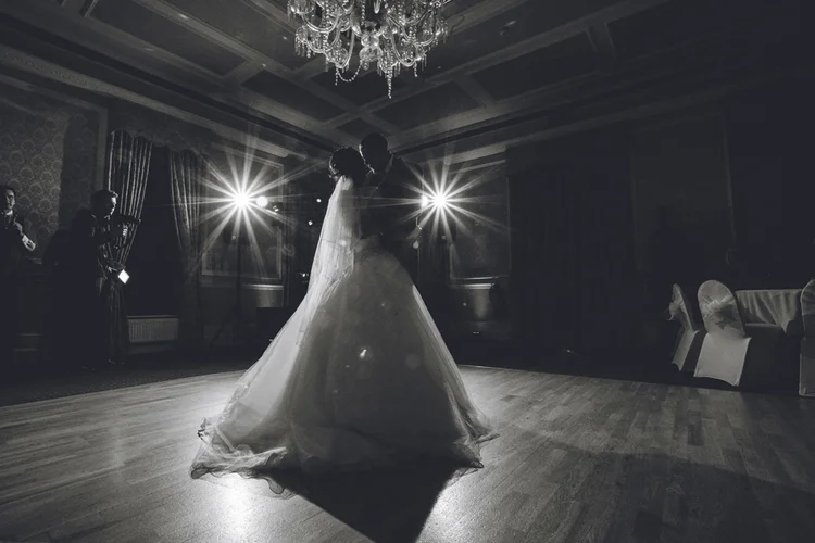 Chloe and Joe's wedding at the West Retford Hotel, Retford — photo 29 of 29