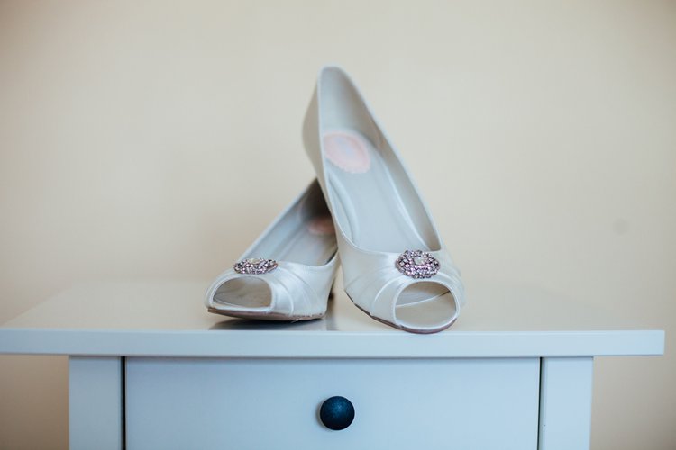 Nicola and Dean's wedding at Rotherham Golf Club — photo 3 of 49