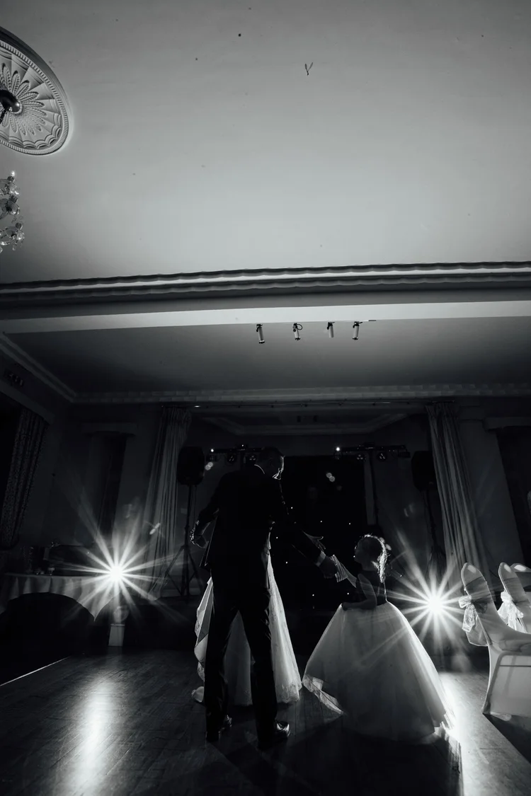 Liz and Darron's wedding in Dronfield, near Sheffield — photo 47 of 48