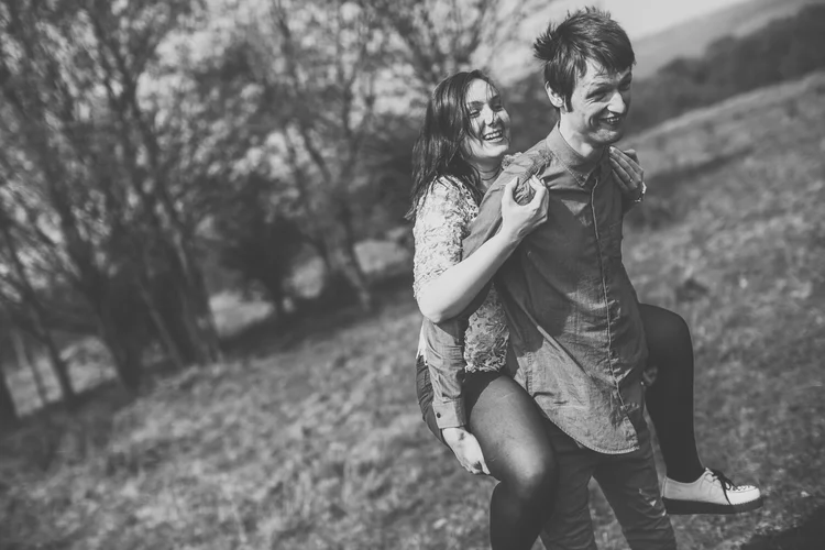 Jennie and Graydon's pre-wedding shoot at Keppel's Column, Rotherham — photo 19 of 21