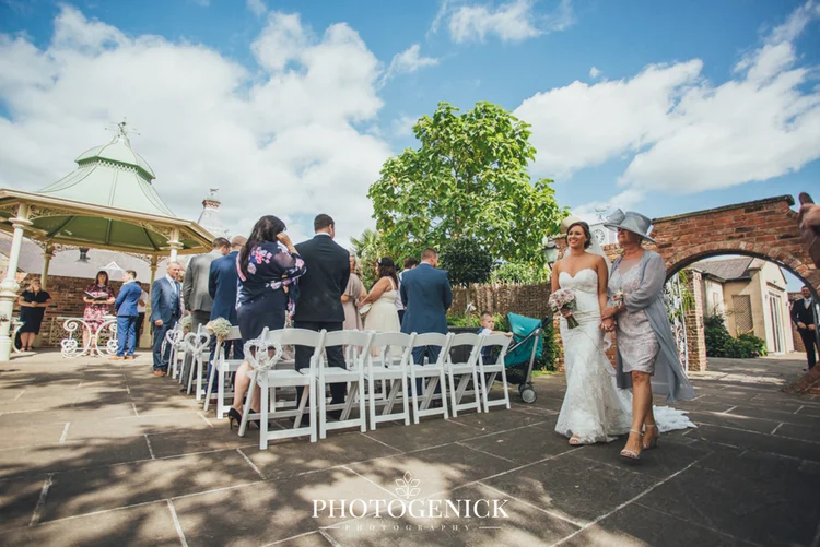 Natalie and Nicky's wedding at Mount Pleasant Hotel, Doncaster — photo 23 of 91