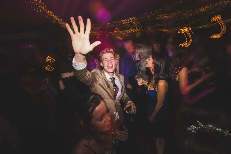 If you're not having fun, what's the point? Fun wedding photos — photo 41 of 46