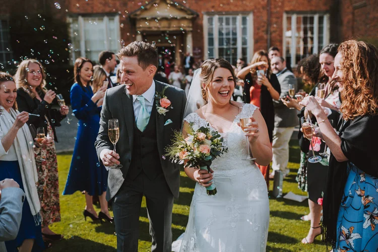 Alice and Phil's wedding at Dorton House, Aylesbury — photo 18 of 40