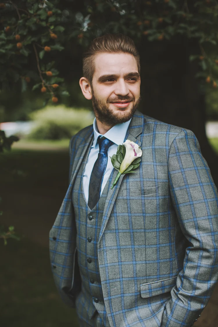 Natalie and Gary's outdoor wedding at Ringwood Hall, Chesterfield — photo 19 of 102