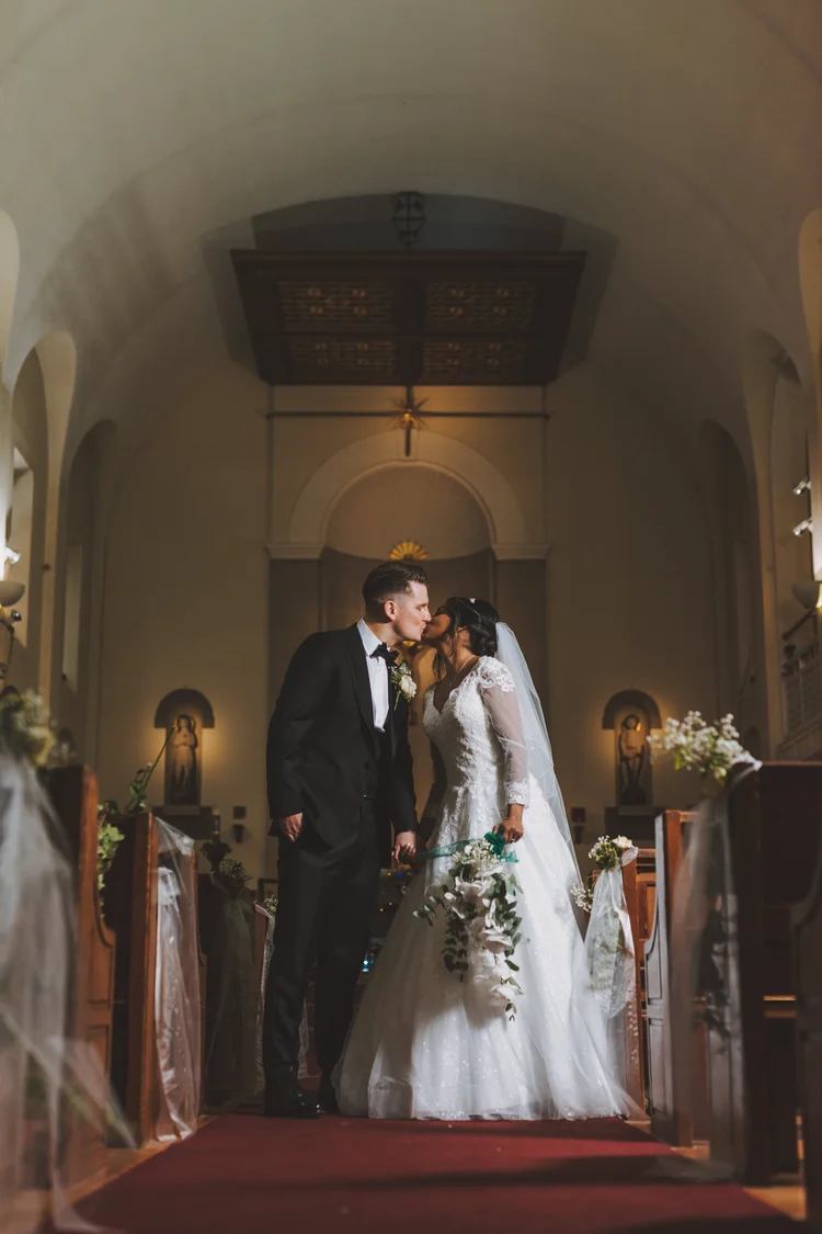 Melissa and Nick's December wedding at Northbrook Park, Farnham — photo 43 of 104