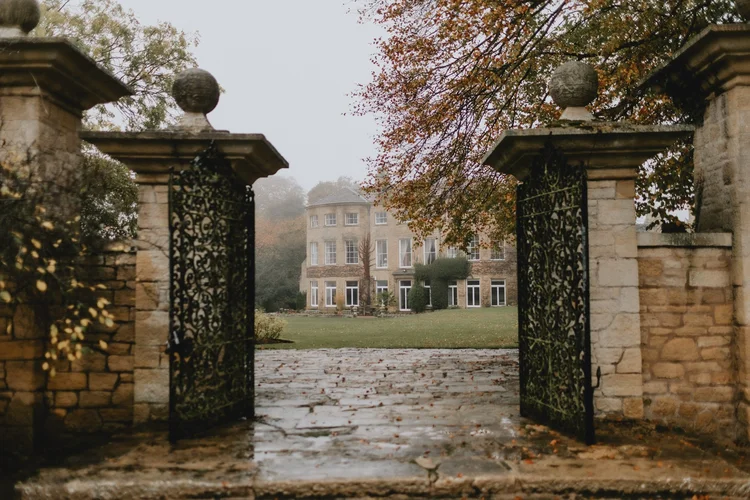 Hooton Pagnell Hall weddings, Doncaster: a photographer's guide — photo 15 of 56