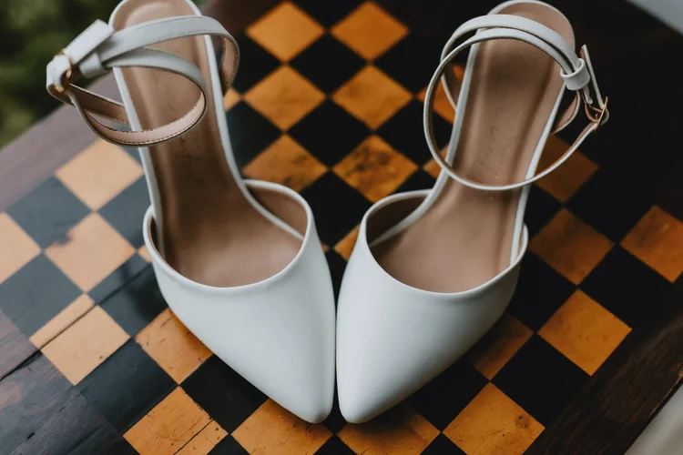 Hooton Pagnell Hall weddings, Doncaster: a photographer's guide — photo 16 of 56