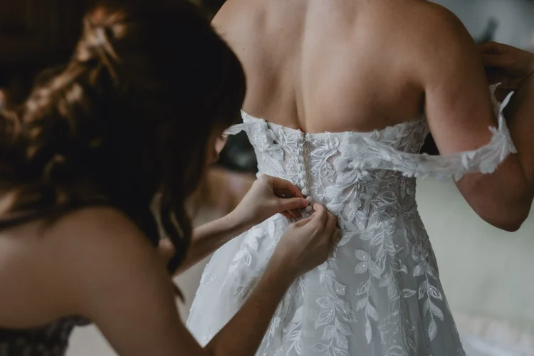 Hooton Pagnell Hall weddings, Doncaster: a photographer's guide — photo 19 of 56