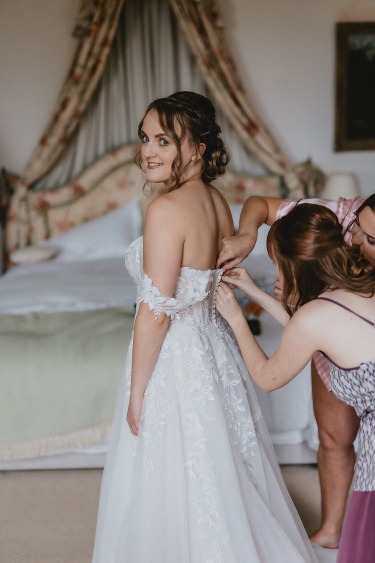Hooton Pagnell Hall weddings, Doncaster: a photographer's guide — photo 20 of 56