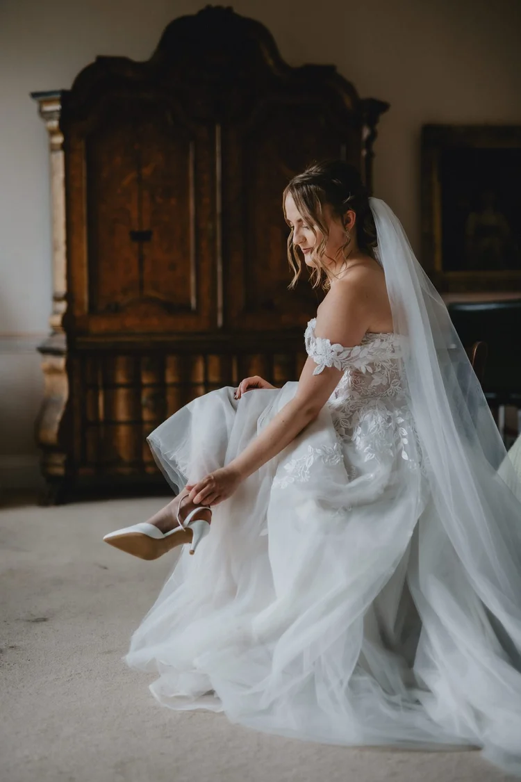 Hooton Pagnell Hall weddings, Doncaster: a photographer's guide — photo 21 of 56