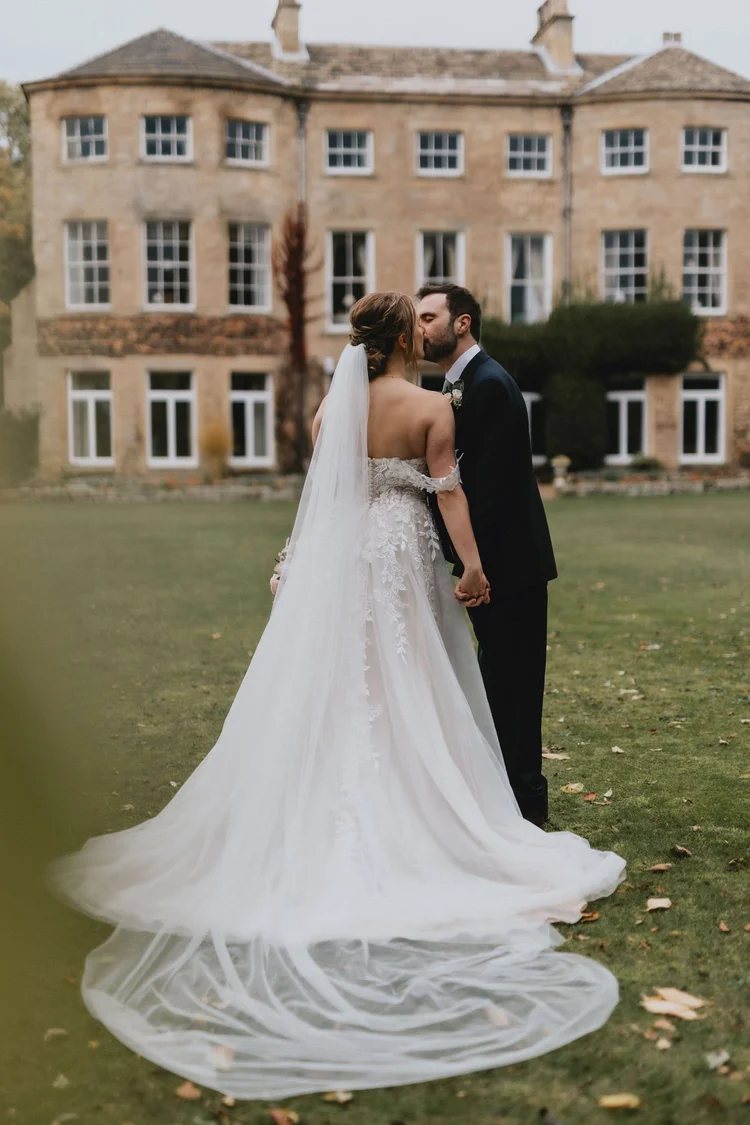 Hooton Pagnell Hall weddings, Doncaster: a photographer's guide — photo 41 of 56