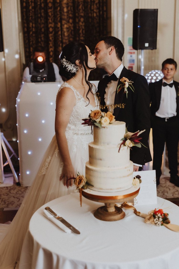 Beth and Alex's wedding at Buxted Park, East Sussex — photo 124 of 140