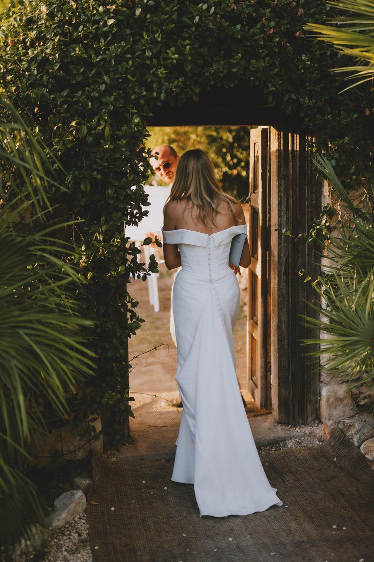 Lydia and Mitch's clifftop wedding at Casa La Vista, Ibiza — photo 21 of 22