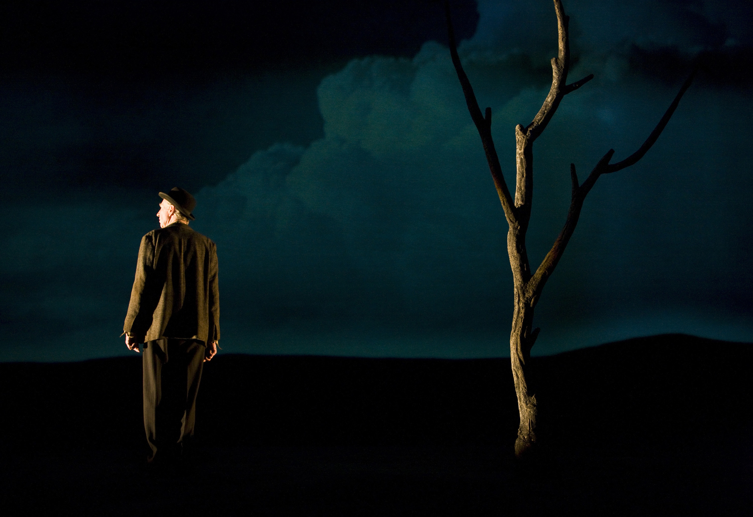Waiting-for-Godot-Photo-6.jpg