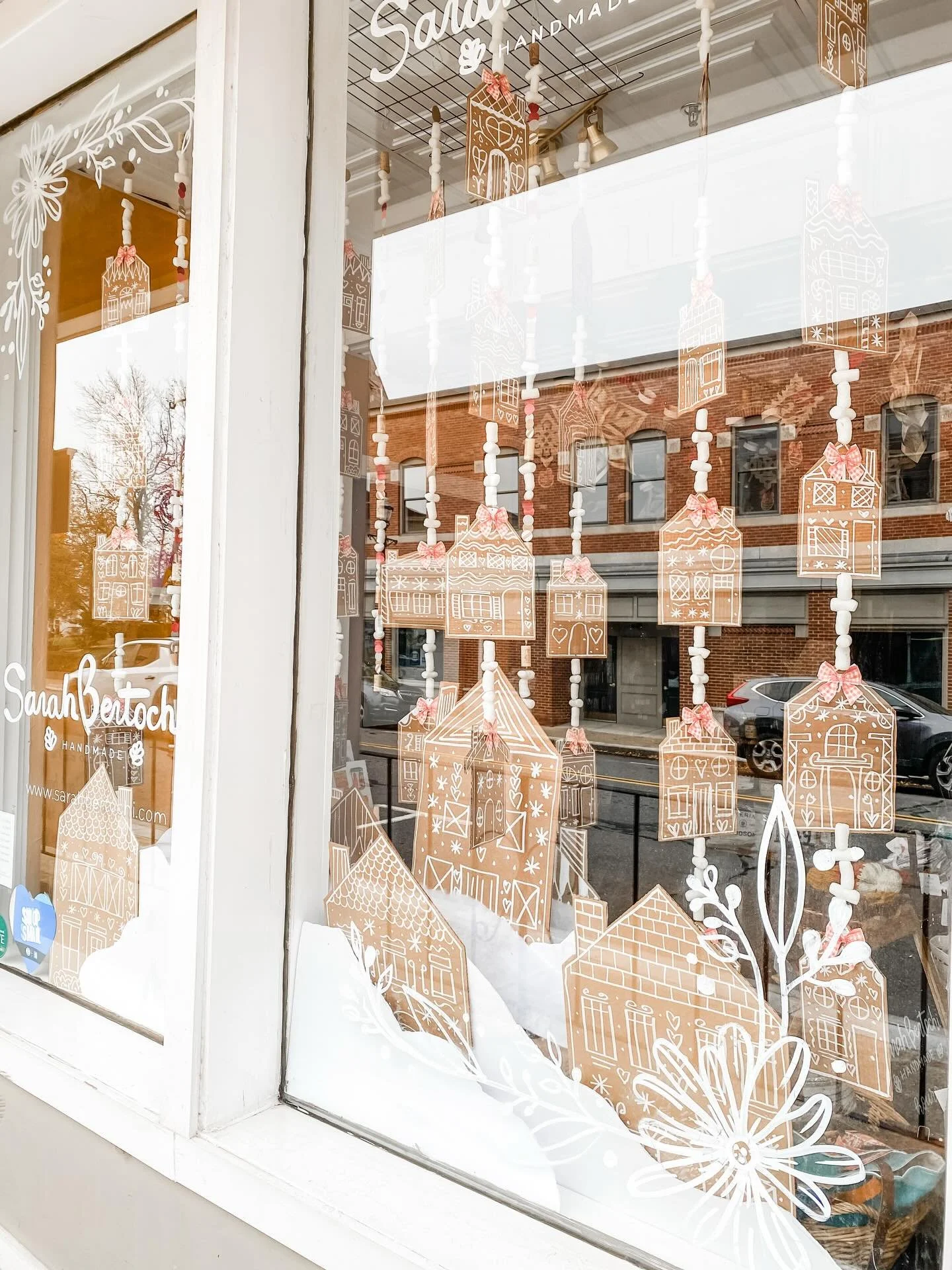 I&rsquo;m thrilled my window displays speak to so many of you and I enjoy sharing my process. Here are just a few of the questions I am asked -

1) Your window is amazing, did you make that yourself? 

Yes, I did! ❤️ For this particular window I star