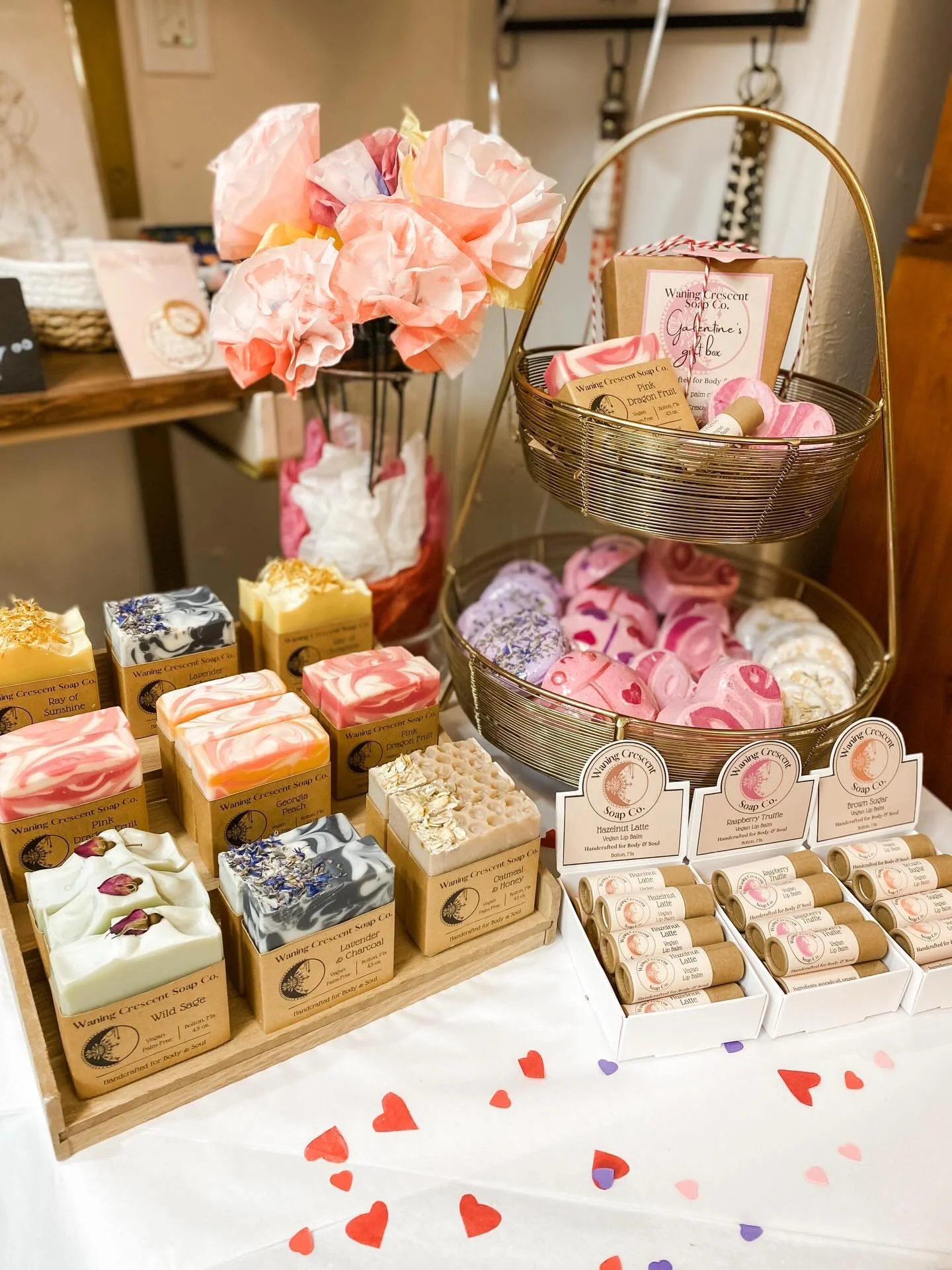 The shop is carrying yesterday&rsquo;s celebration into today 💐 Happy Valentines Day ❤️

We&rsquo;re setting out complimentary treats, sips, and fresh flower bouquets from @maidenhairfloraldesign for Valentine&rsquo;s Day shoppers. 

The Build Your 