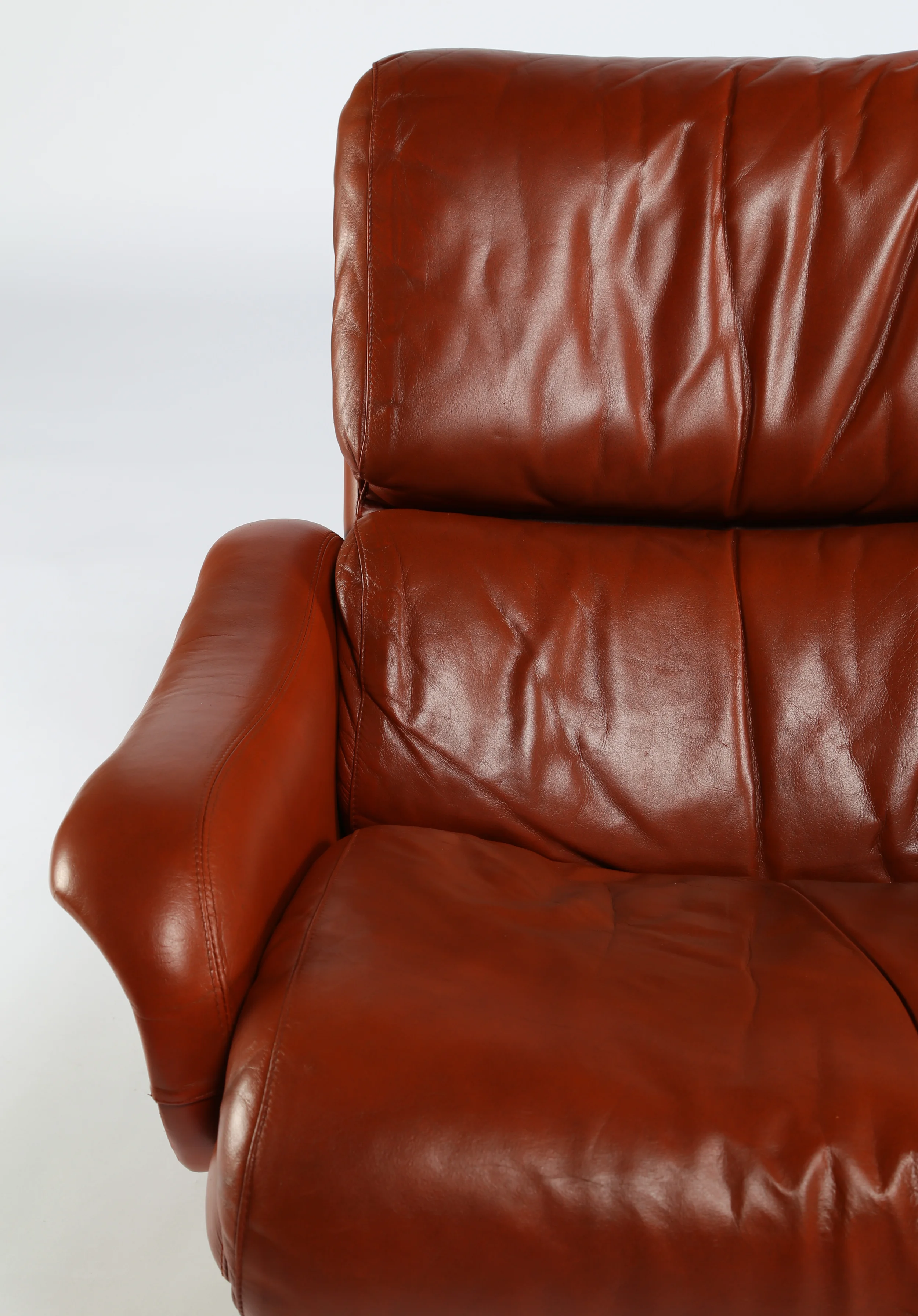 Saturn Chairs-1329.jpg