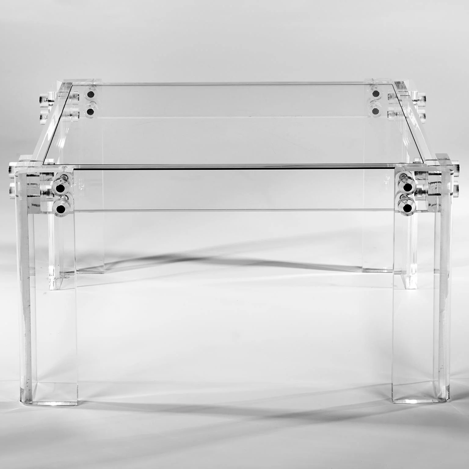 Lugnut Lucuite Table_1.jpg
