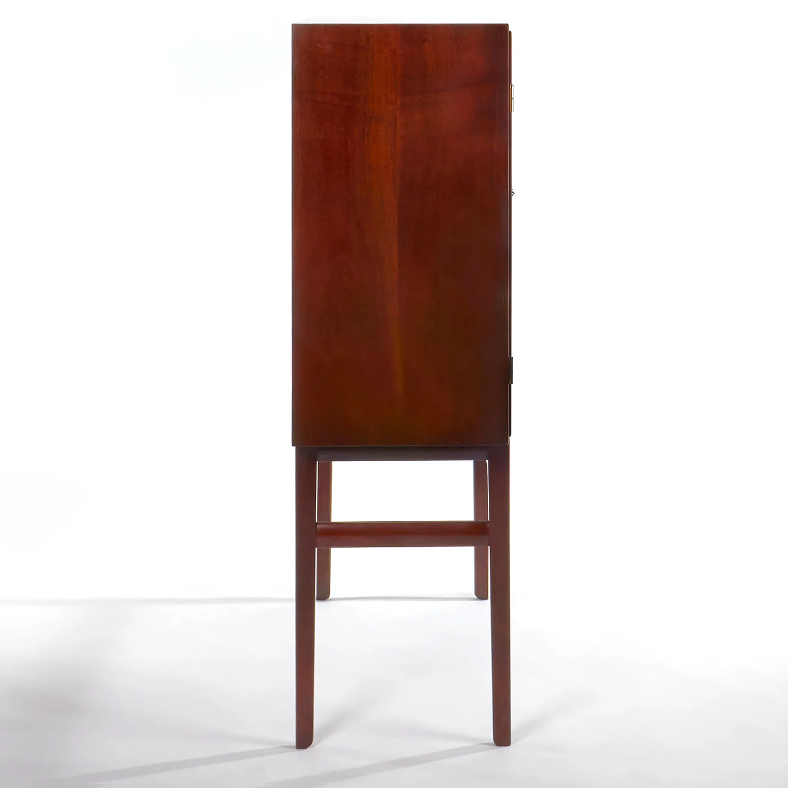 Ole cabinet side_2.jpg