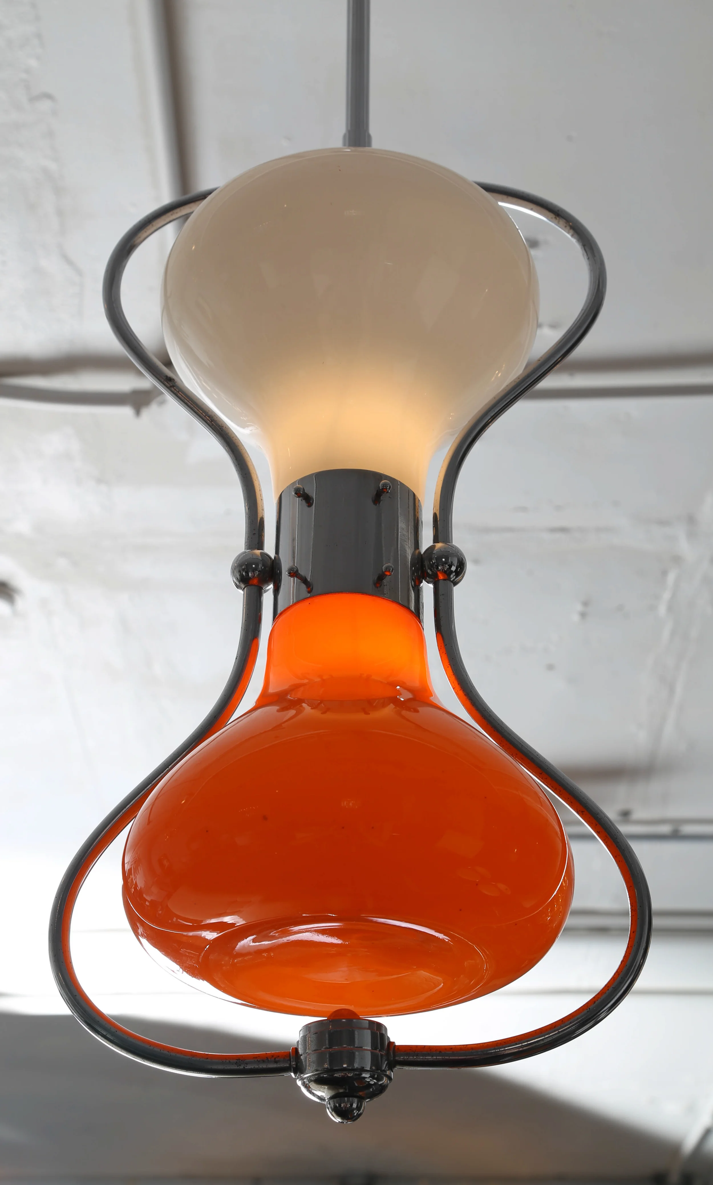 OrangeWhiteHourglassPendant3.jpg