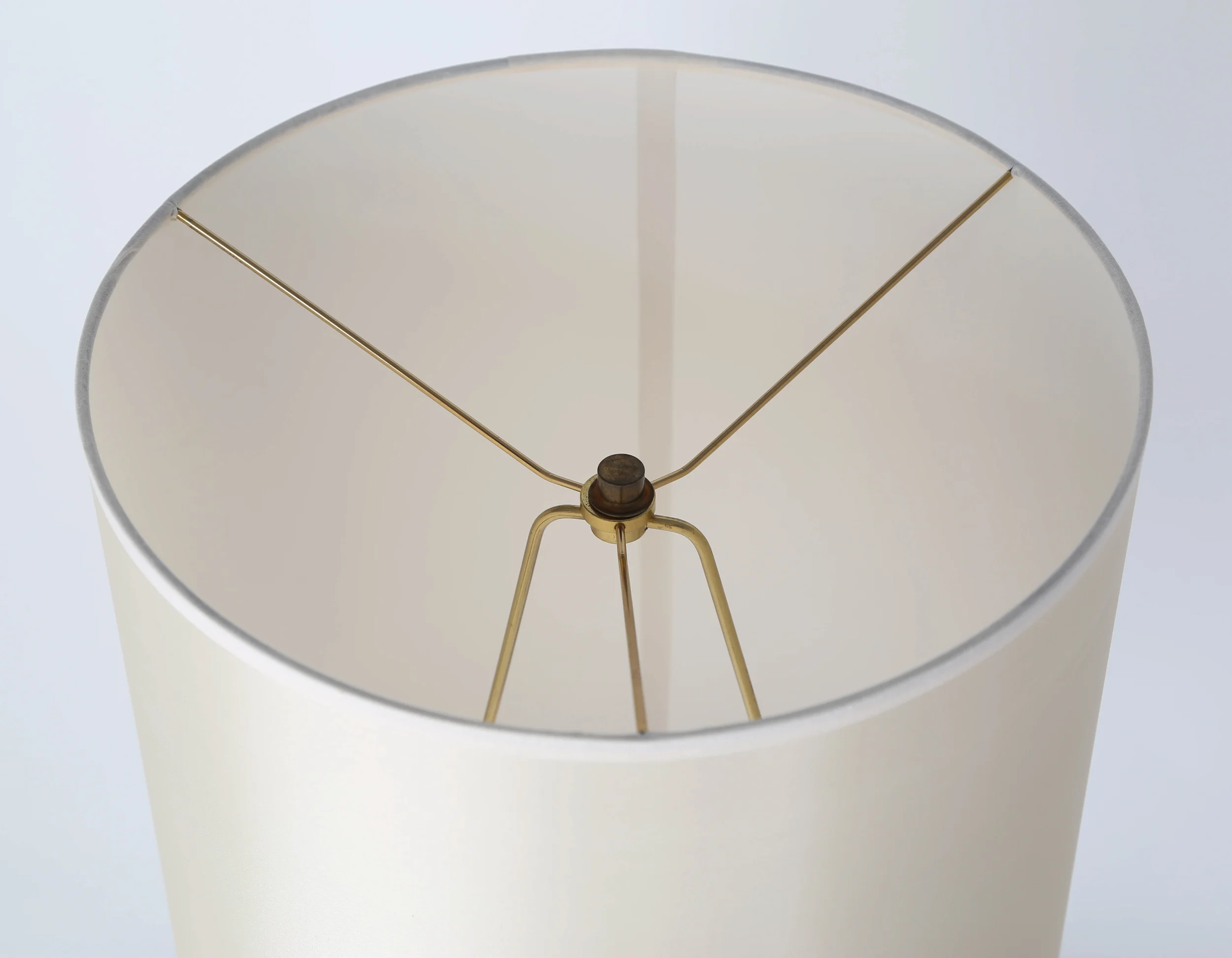 R&YAugoustiTableLamp10Vistosi single.jpg