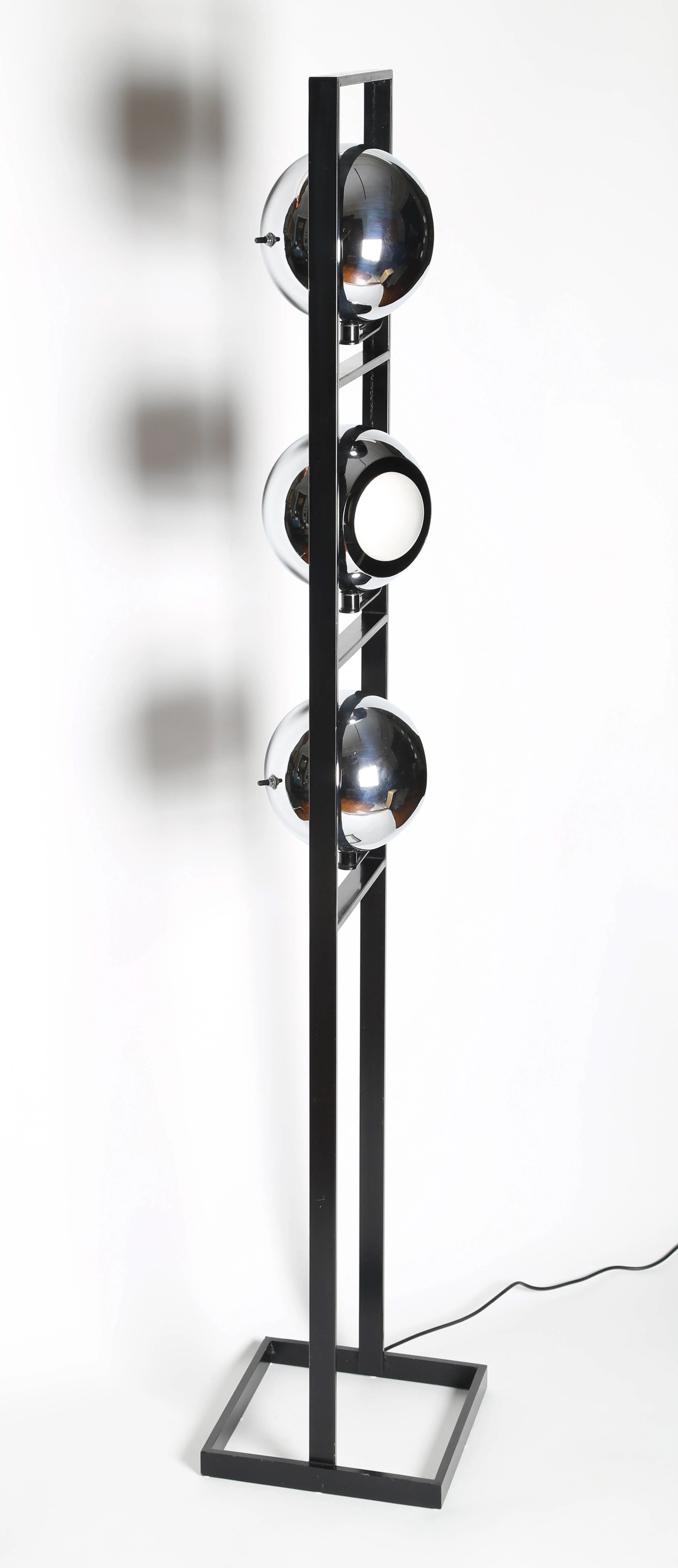 ArredoluceThreeHeadFloorLamp6Vistosi single.jpg