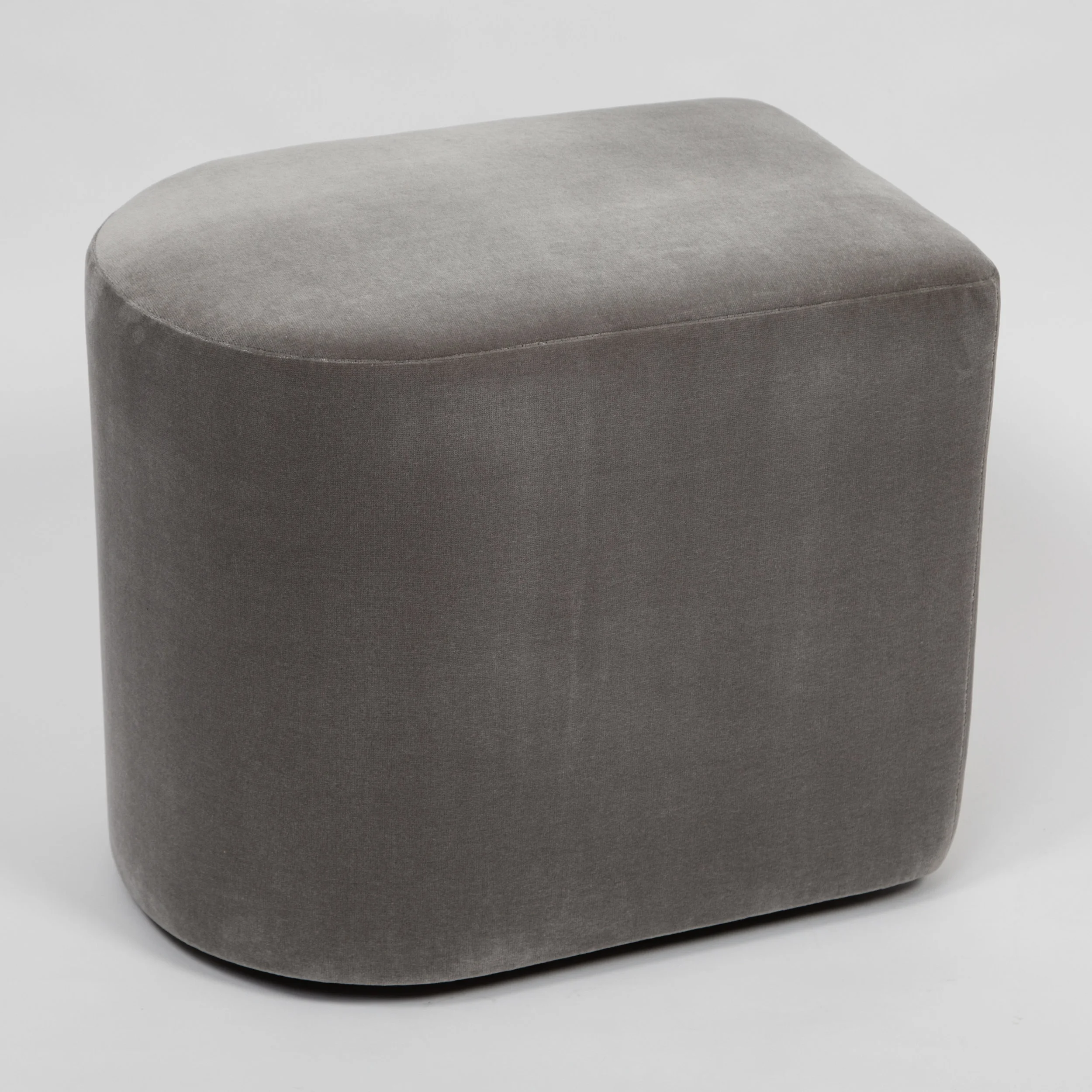 baughman_d_shaped_stools-8399.jpg