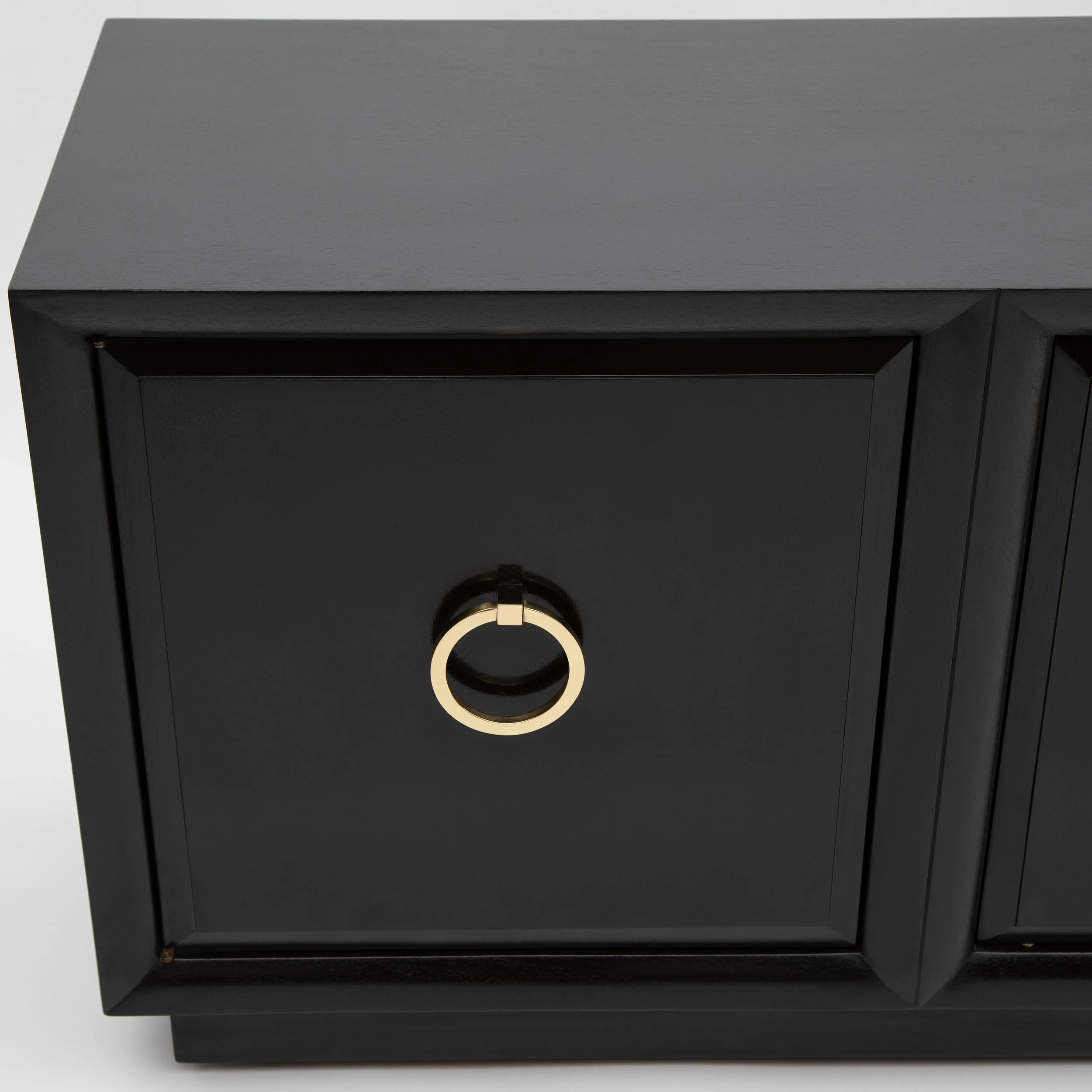 Robsjohn-Gibbings_low_ebonized_cabinet-15.jpg
