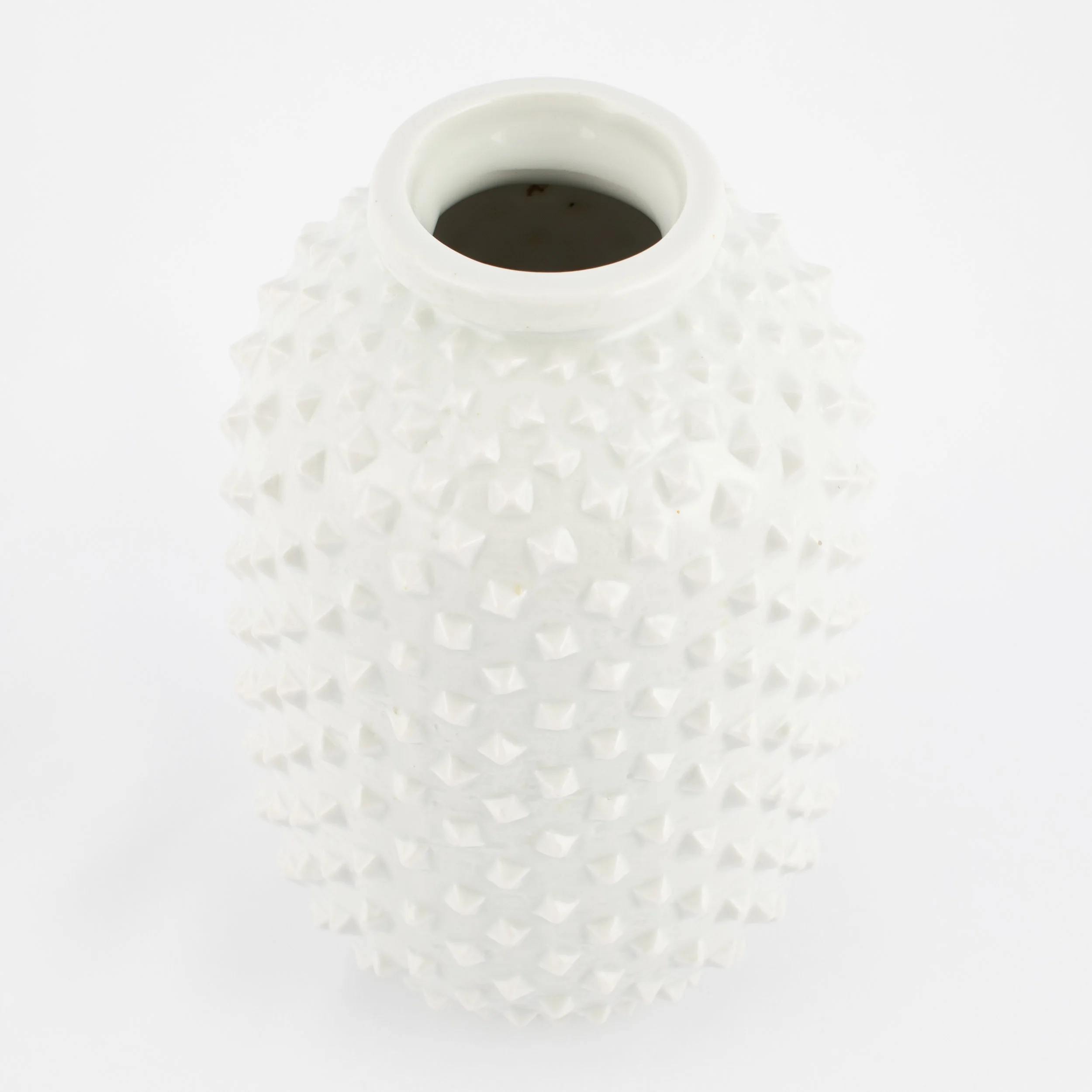 Nylund_studded_vases-18.jpg