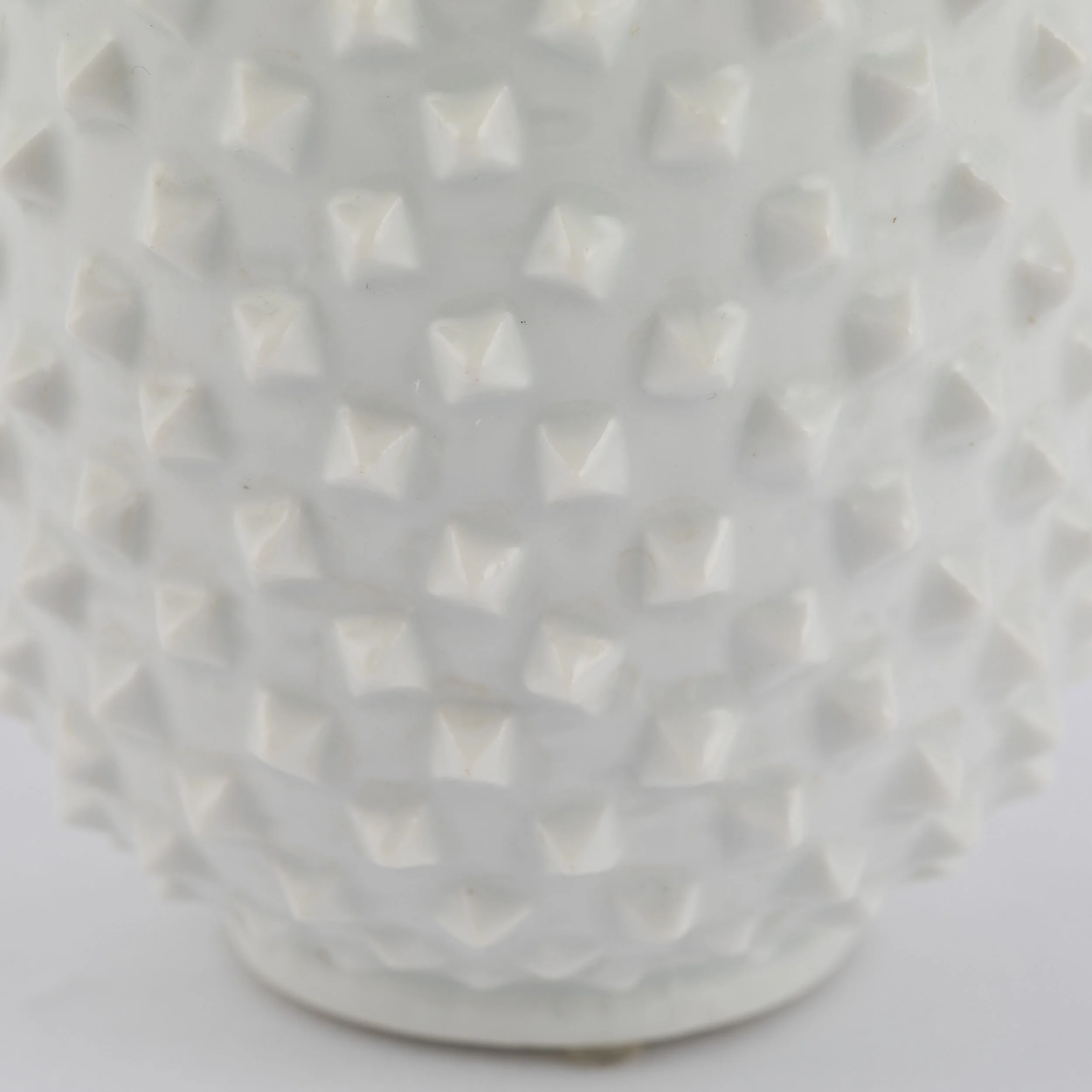 Nylund_studded_vases-21.jpg