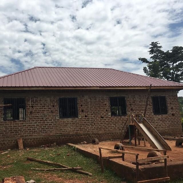 The Nursery School has a roof and window frames in! We are getting closer to it being complete:) If you would like to give to help continue building go to:
https://www.sonriseministriesinc.org/new-mir-cottage
(Note- for school construction

#MirembeC