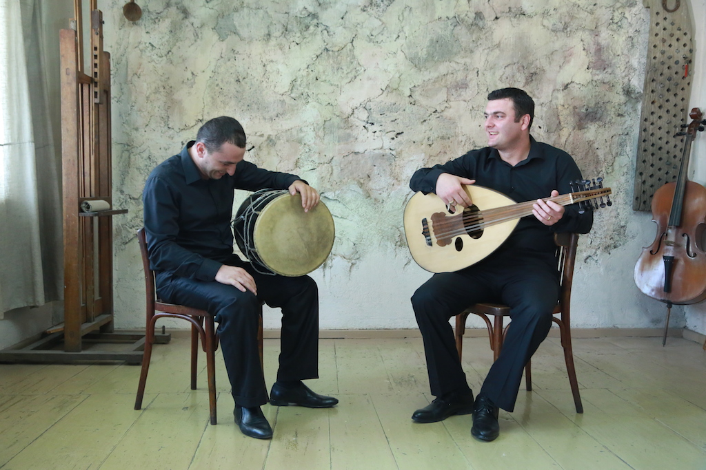 Tigran & Aram Lauging.JPG