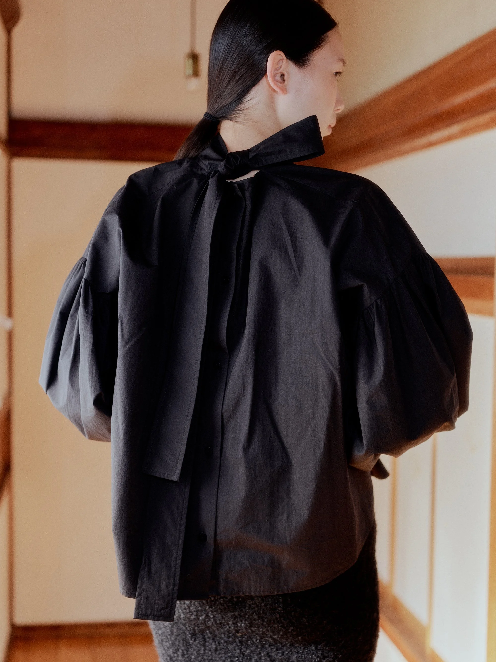 Haut Noir Effet Soie H&M Taille 36 - Comme Neuf - Microfibre - Col Rond