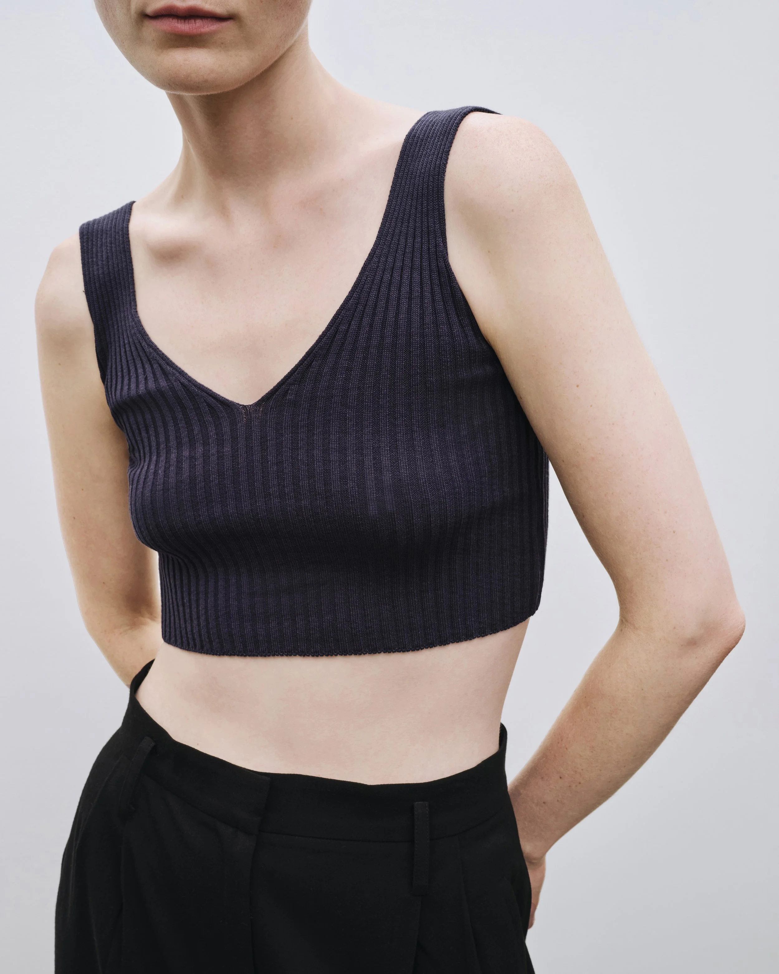 RIBBED KNIT V-NECK CROP TOP - NAVY — MIJEONG PARK - LA based 