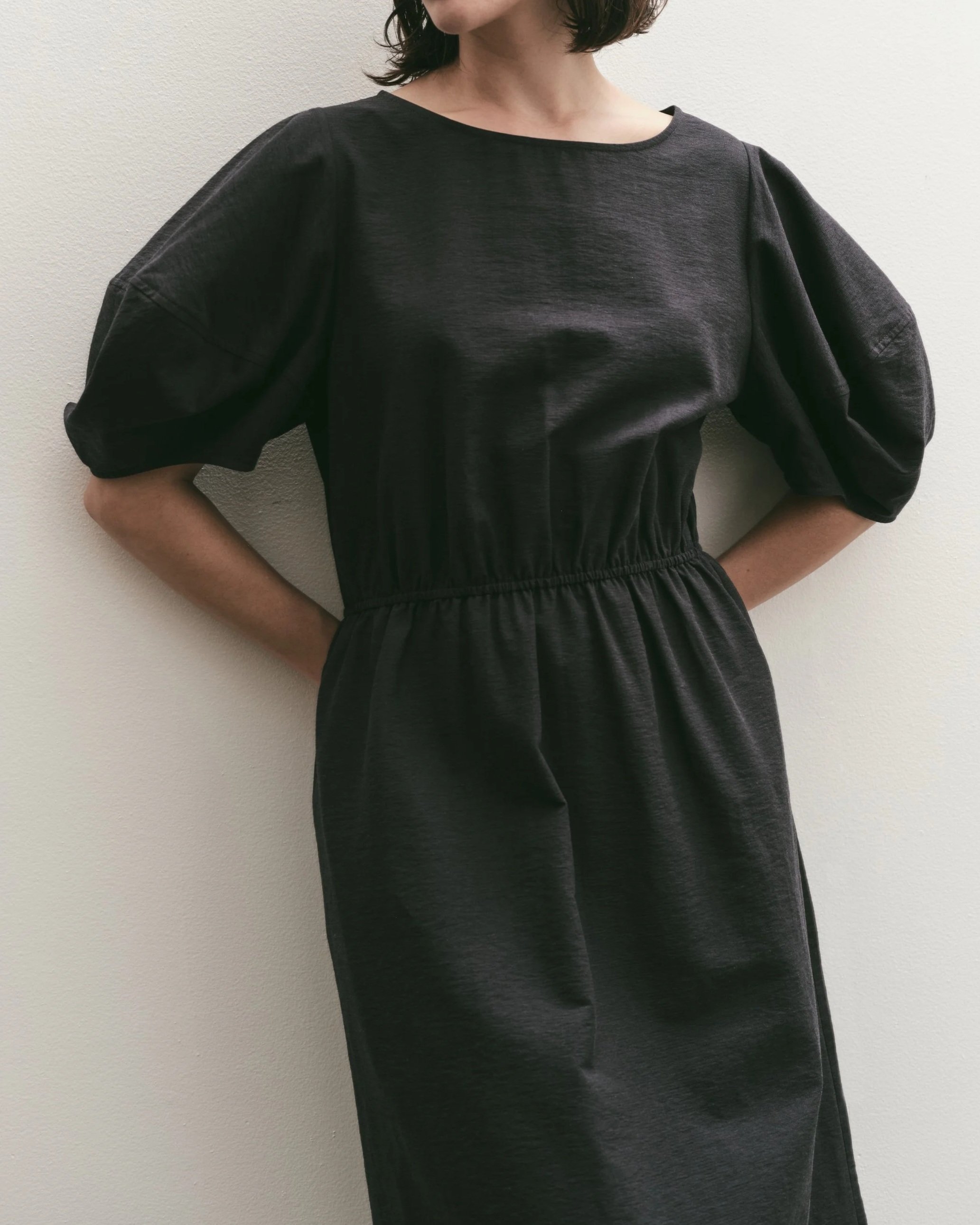 BALLOON SLEEVE MIDI DRESS - NAVY BALLOON SLEEVE MIDI DRESS - NAVY