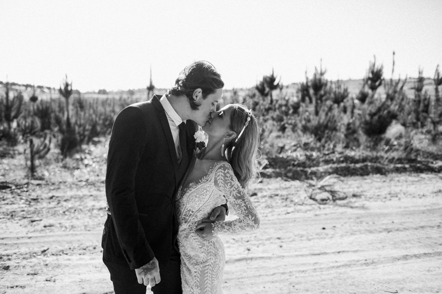 caitlinandki_falcon_backyardwedding_perthweddingblog_jennamasonphotographer-032.jpg