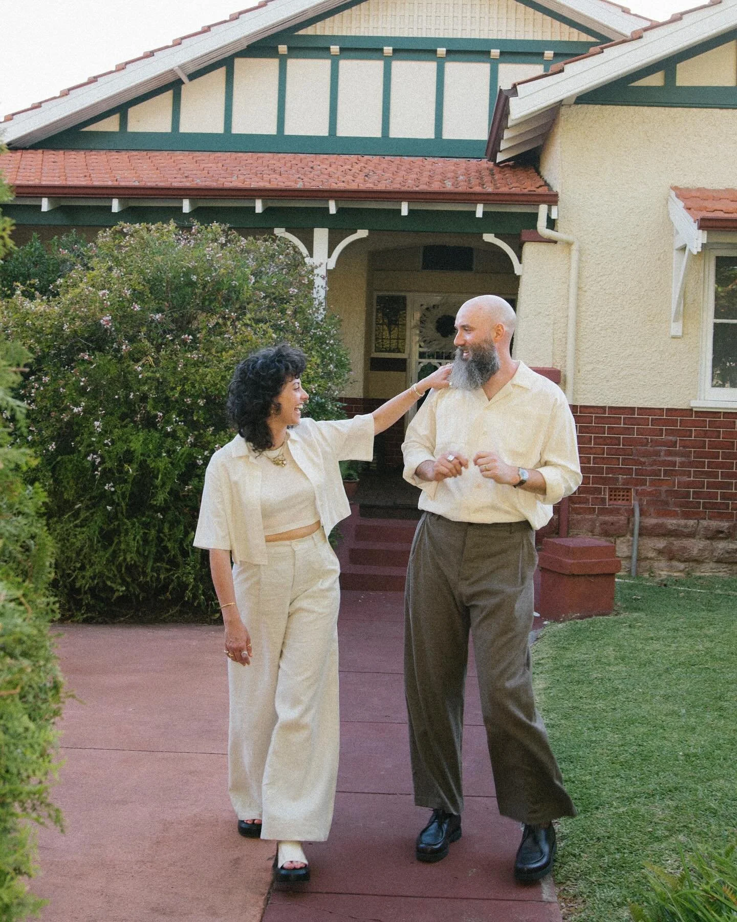 The least amount of fuss for Mia and Tim &mdash;

The couple chose to get ready privately. I arrived to these guys ready and hanging out in the backyard with their families. They greeted their guests as they arrived and we waited until they&rsquo;d s