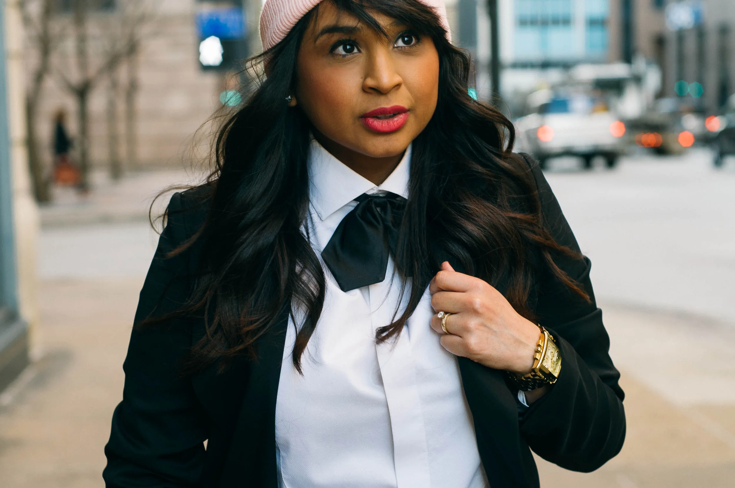 IT'S A (WO)MAN'S WORLD