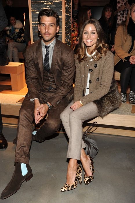 This couple sure can coordinate. 