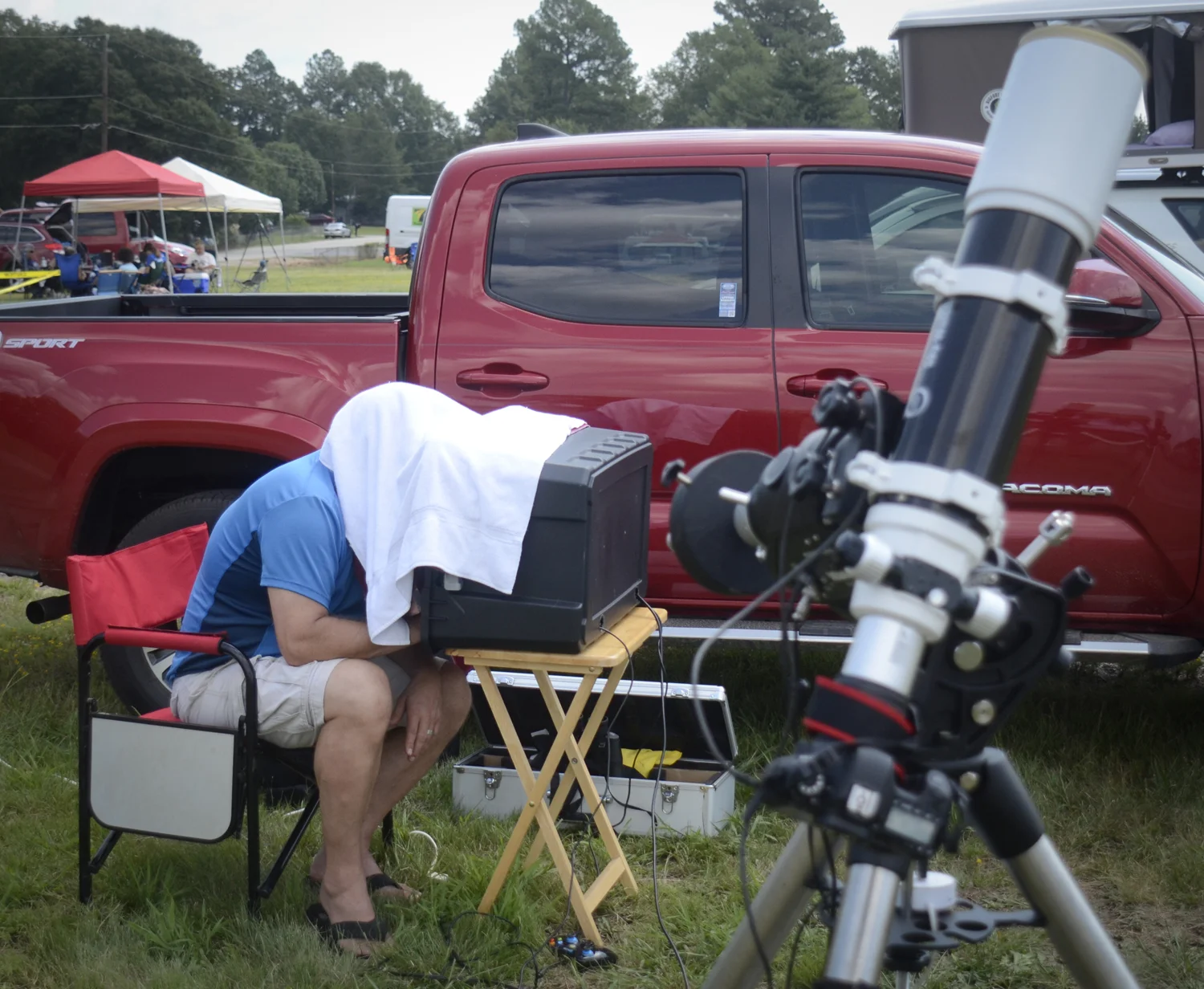  Amateur astronomer, Chris Plonski had some really nice telescope equipment and he knew how to use it. He said that when he was preparing for the eclipse, he discovered it was going to be too bright to see his laptop, so he repurposed a plastic stora