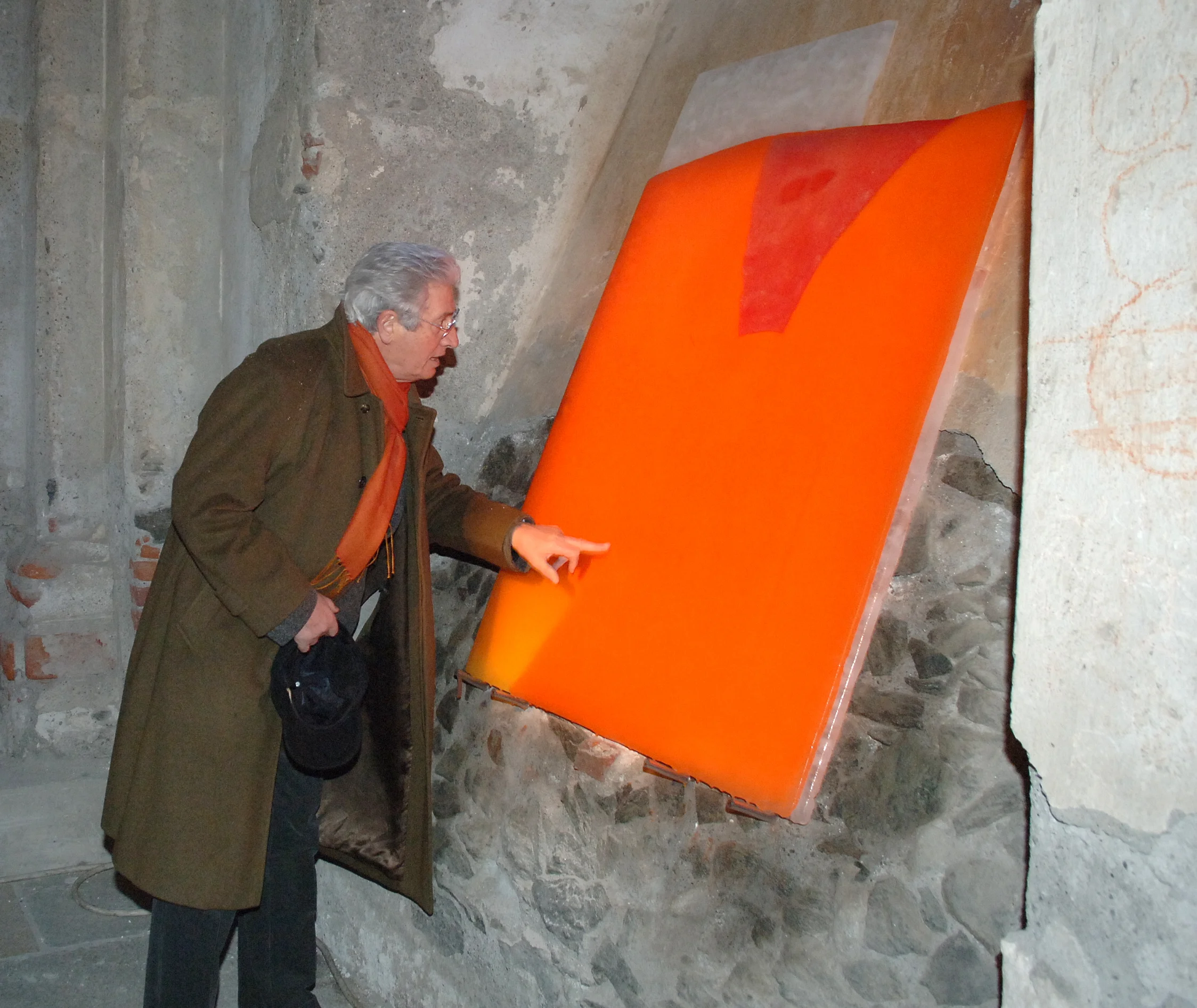 #99 Giugiaro touches paintings.jpg