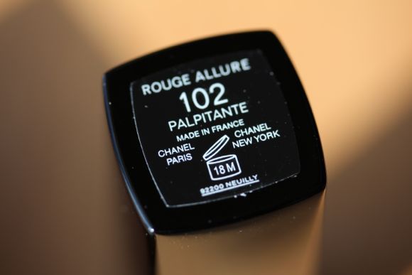 A glimpse at the lips: Chanel's Rouge Allure in Palpitante (102) — Bagful Notions
