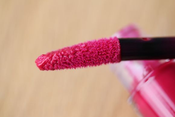 Flat doe foot applicator